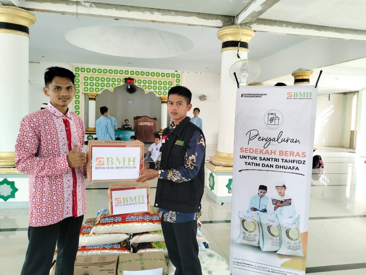 Distribusi Beras Untuk Santri Oleh Laznas BMH, Bentuk Sedekah Anda Ke ...