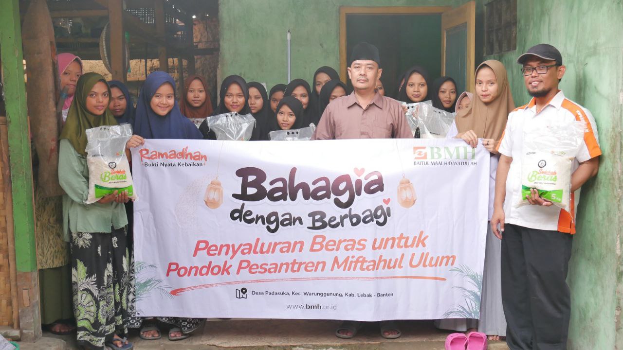 Ponpes Miftahul Ulum Di Banten Terima Bantuan Beras Dari Laznas BMH, 70 ...