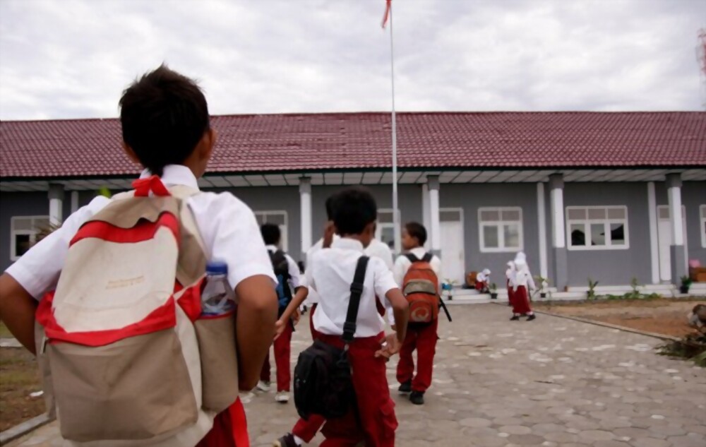 Pemerataan Pendidikan Hingga Daerah Pelosok Lewat Program Bantuan