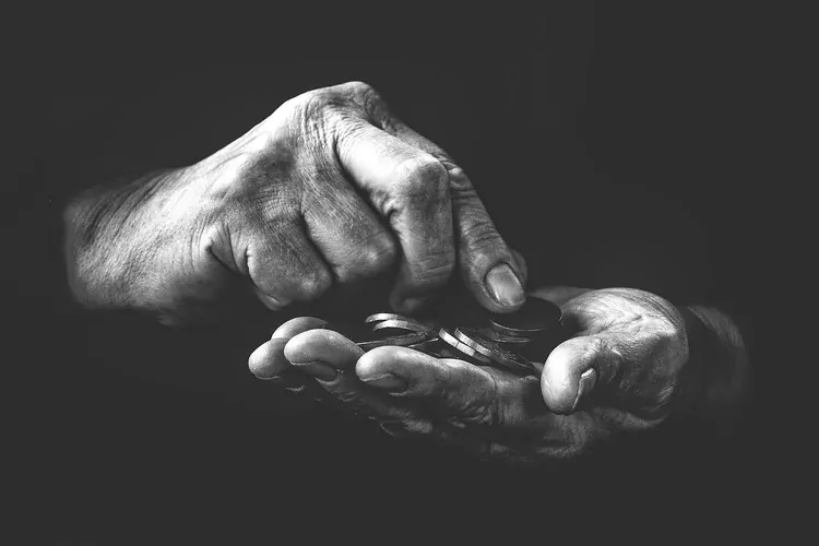 Penyaluran zakat mal untuk delapan golongan, sumber : pixabay.com