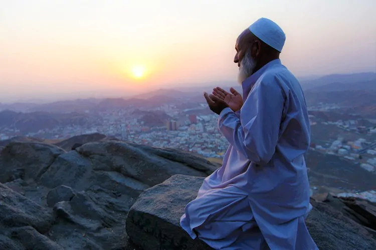 Manfaat merawat anak yatim akan mendekatkan pertolongan Allah, sumber : pixabay.com