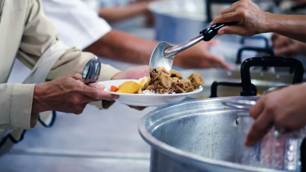 sedekah makanan, salah satu ajaran Islam tentang kepedulian. sumber: nycfoodpolicy.org