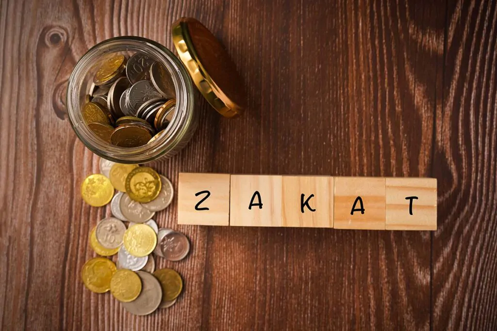 zakat mal, cara Islam memangkas kesenjangan sosial. sumber: linkaja.com