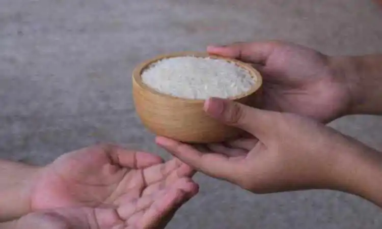 Bolehkah zakat fitrah ke keluarga sendiri, Sumber: mitrapost.com