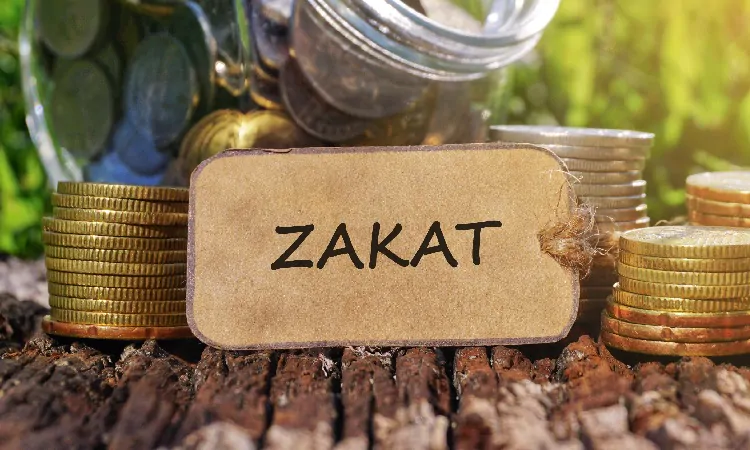 Menunaikan zakat sebagai bukti keimanan, Sumber: ilmuk.org
