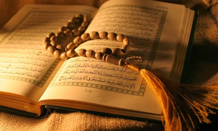 Penjelasan mengenai fidyah dalam Al-Quran, Sumber: sadra.ac.id